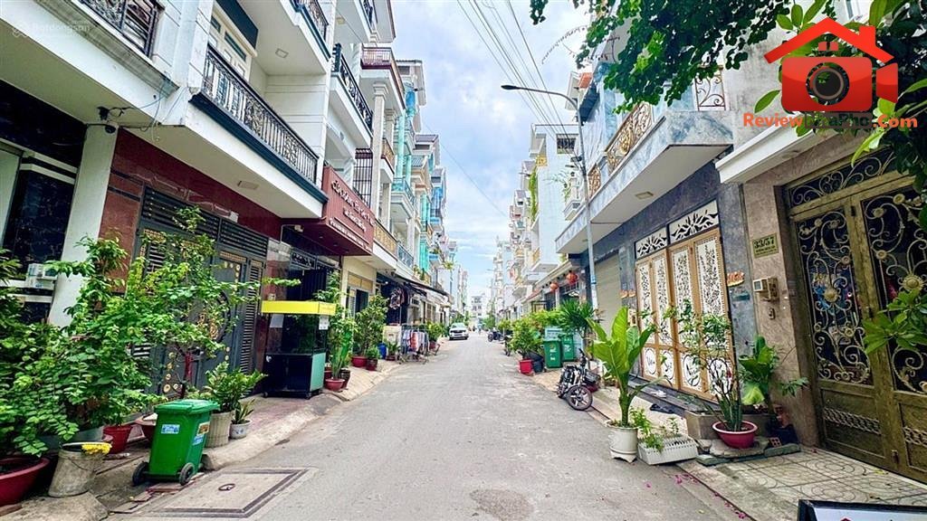 Bình phú. chợ lớn. trần văn kiểu. dt 4x15m. 6 tỷ hơn. 2 tầng. 2 mặt tiền xe hơi. p.bình phú. quận 6
-
Giá: 6.8 tỷ
58 m2
2
2