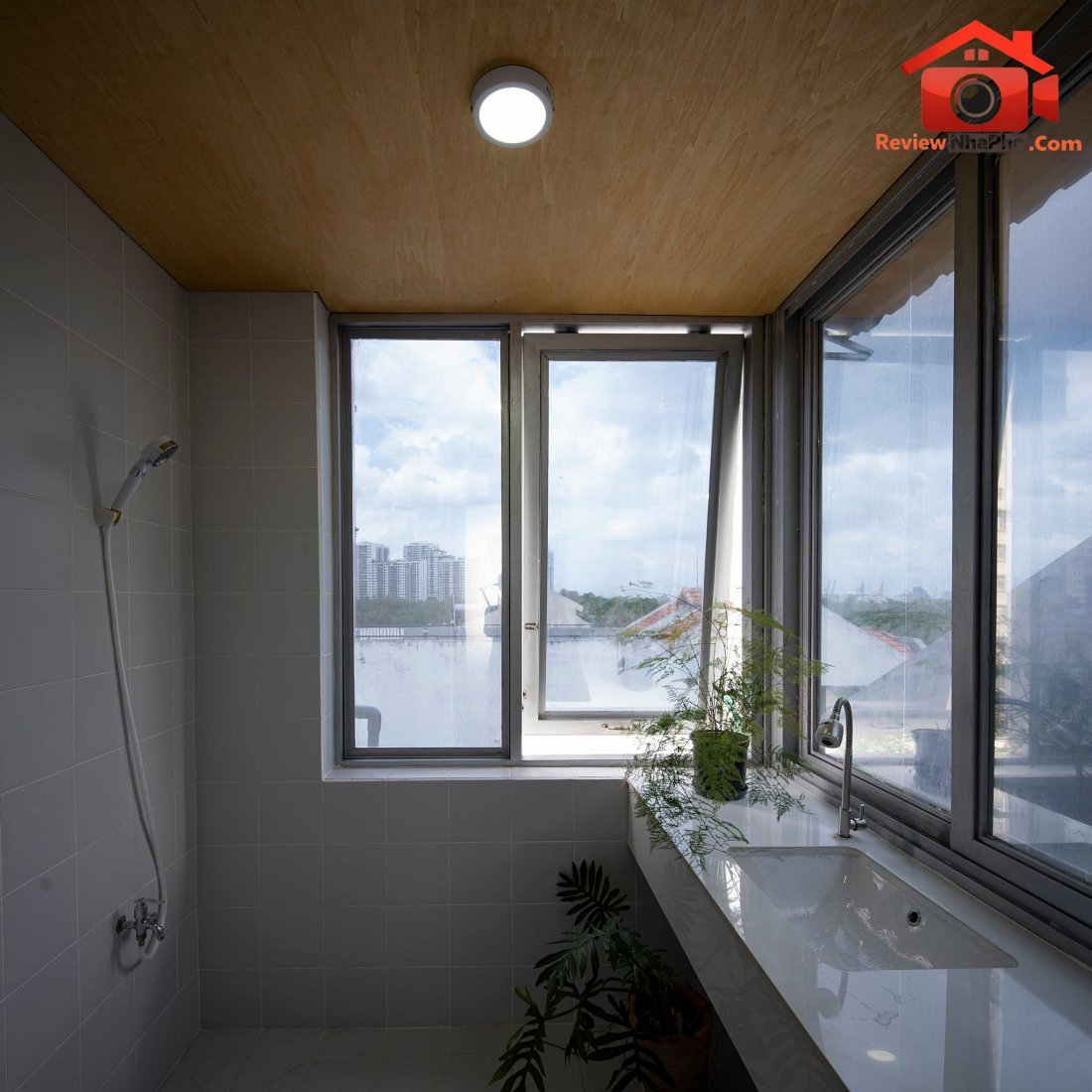 Nhà nhỏ TP.HCM: Nới rộng văn phòng kiêm nơi ở trên sân thượng bằng kết cấu siêu nhẹ- Ảnh 13. Nhà nhỏ TP.HCM: Nới rộng văn phòng kiêm nơi ở trên sân thượng bằng kết cấu siêu nhẹ- Ảnh 13.