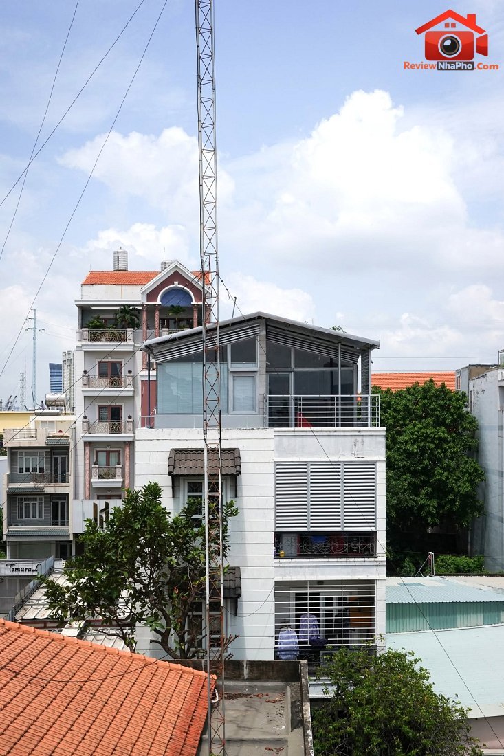 Nhà nhỏ TP.HCM: Nới rộng văn phòng kiêm nơi ở trên sân thượng bằng kết cấu siêu nhẹ- Ảnh 2. Nhà nhỏ TP.HCM: Nới rộng văn phòng kiêm nơi ở trên sân thượng bằng kết cấu siêu nhẹ- Ảnh 2.