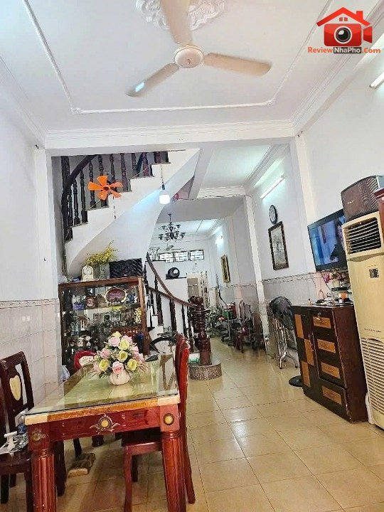 Nhà đẹp ngay trường Võ Văn Kiệt Đường Bến Bình Đông – Phường cũ 13 Quận 8 – Phường mới Phú Định – Thành phố Hồ Chí Minh diện tích 64m2 giá 7.1 tỷ