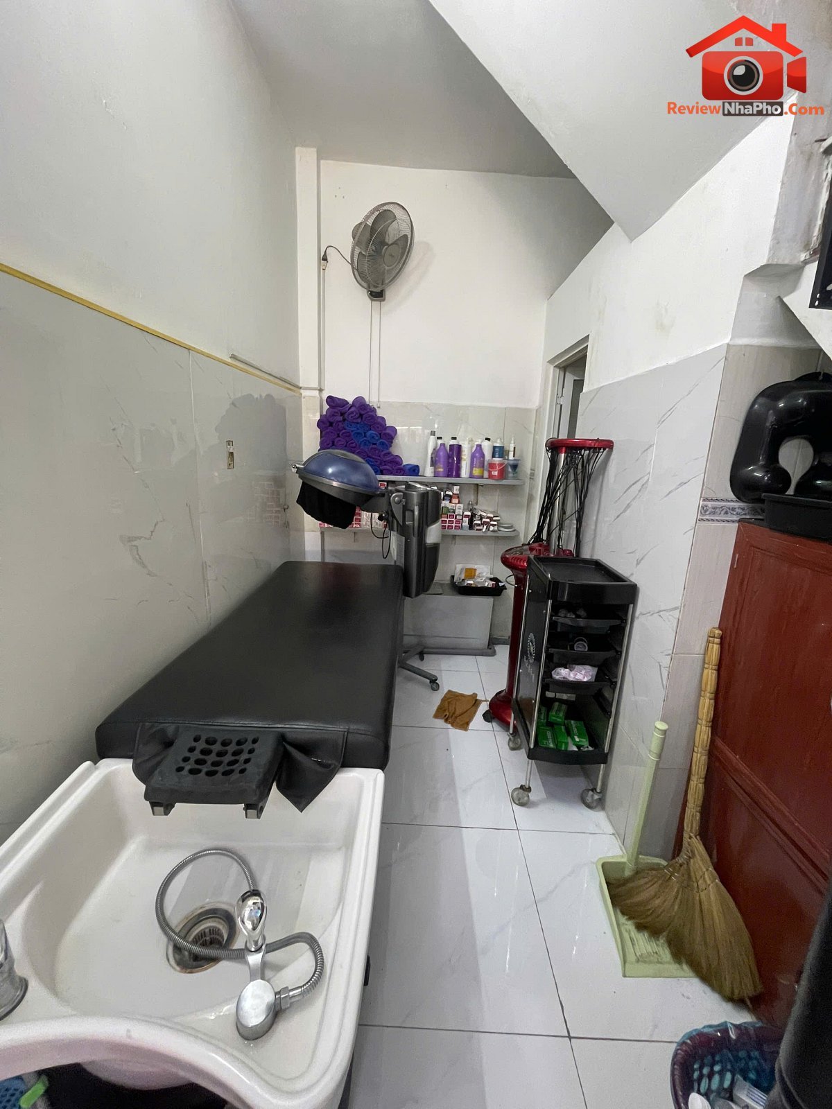 Sang nhượng gấp toàn bộ salon tóc nam nữ tại quận 8 – Phường cũ 2 Quận 8 – Phường mới 2 – Thành phố Hồ Chí Minh – Diện tích 30m2 – Giá 40 triệu