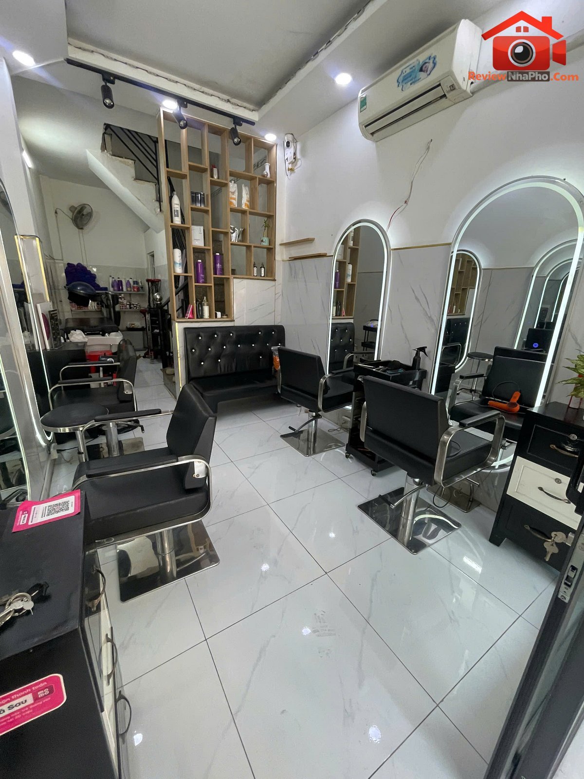 Sang nhượng gấp toàn bộ salon tóc nam nữ tại quận 8 – Phường cũ 2 Quận 8 – Phường mới 2 – Thành phố Hồ Chí Minh – Diện tích 30m2 – Giá 40 triệu