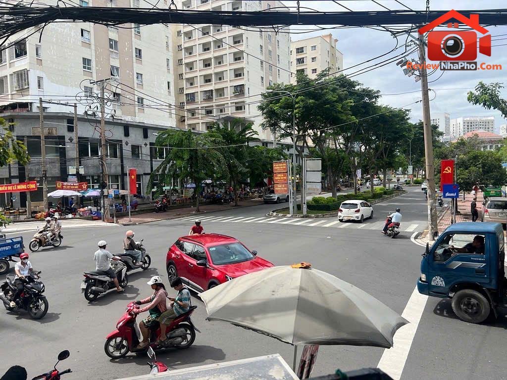 Bán siêu phẩm biệt thự 9 tầng khu đô thị phú mỹ hưng quận 7 – căn góc 2 mặt tiền hiếm diện tích 200m2 giá 130 tỷ