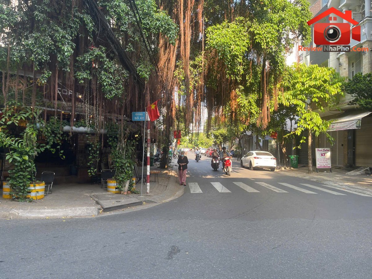 Góc 2MT đường 42 – Phường cũ Tân Quy Quận 7 – Phường mới Tân Hưng – Thành phố Hồ Chí Minh diện tích 330m2 giá 76 tỷ