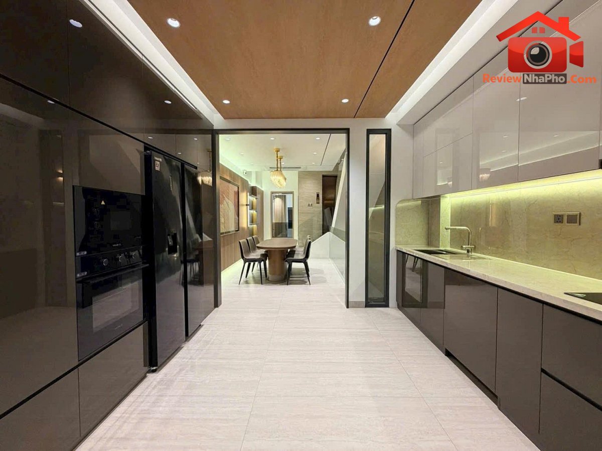 Nhà cạnh vincom, 4x19m, có thang máy, 5 tầng, chỉ hơn 15 tỷ – Bán nhà đất Đường Huỳnh Tấn Phát – Phường cũ Phú Thuận Quận 7 – Phường mới Phú Thuận – Thành phố Hồ Chí Minh
