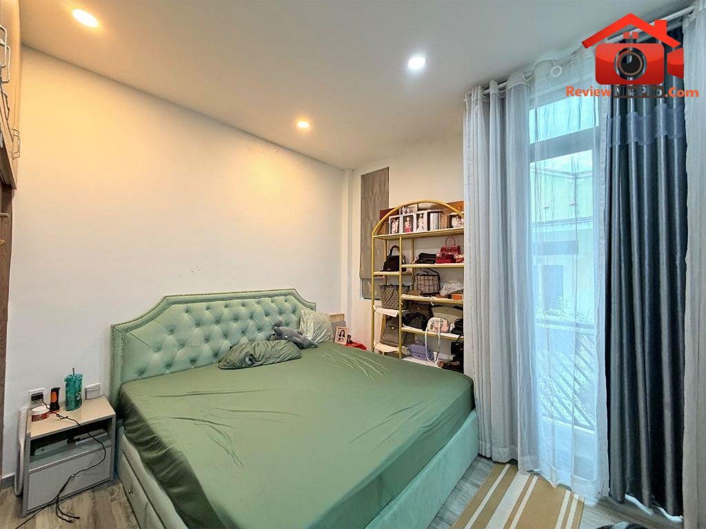 Bán gấp nhà Bùi Thị Xuân, 4 tầng 56m nội thất xịn, vị trí VIP Tân Bình, 4PN chỉ 7.X tỷ.  ✅
-
Giá: 7.6 tỷ
56 m2