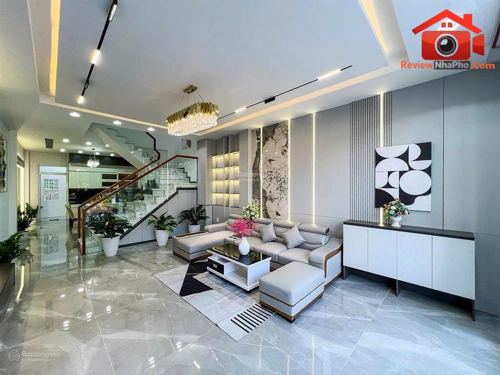 Bán chdv 5 tầng 11 pn đang có dòng tiền 70tr/tháng  lê quang định 90m2, p1 gò vấp  chỉ 14 tỷ
-
Giá: 14 tỷ
90 m2
11
11