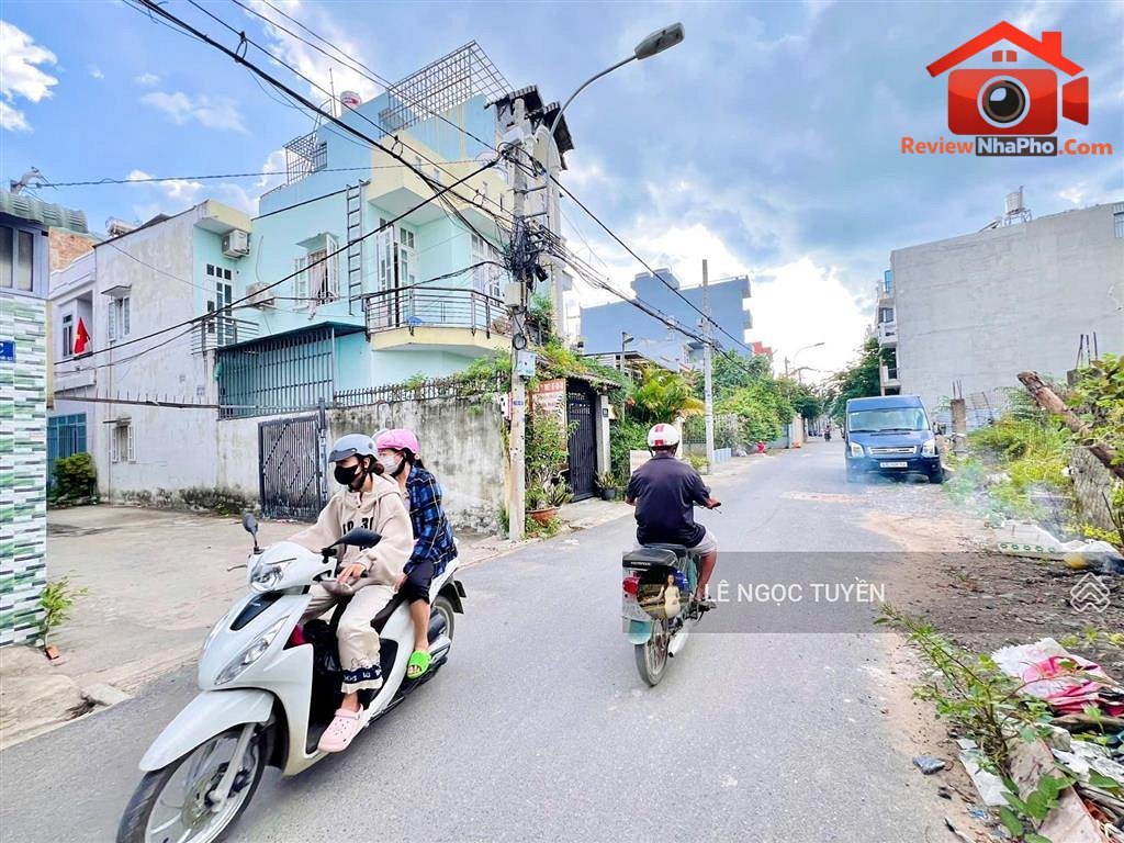 Bán đất gần ngã tư ga đường thạnh lộc 26 chợ cầu đông 86m2, mặt tiền ở, kinh doanh đều tiện
-
Giá: 5.2 tỷ
86 m2