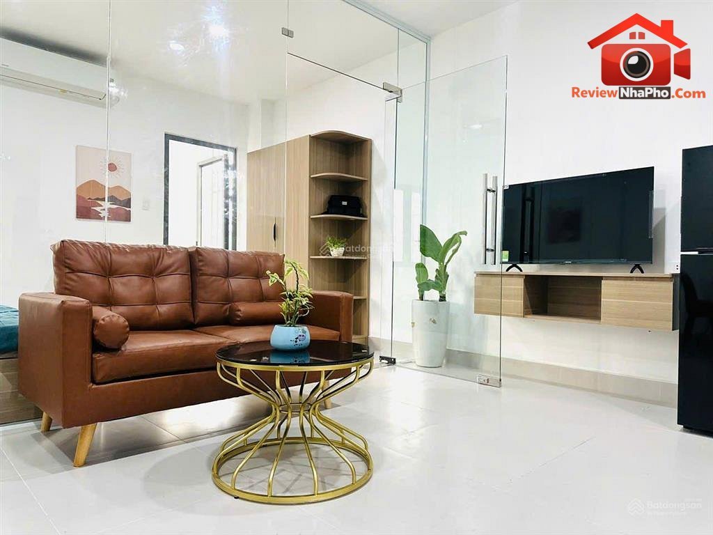Căn hộ 1 phòng ngủ 1 phòng khách gần sân bay tân sơn nhất
-
Giá: 8 triệu
45 m2
1
1