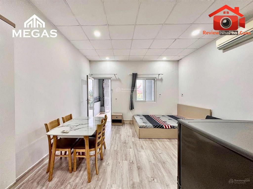 Căn hộ ban công siêu rộng mặt tiền lê hồng phong, quận 10 full nội thất
-
Giá: 8 triệu
40 m2
1
1