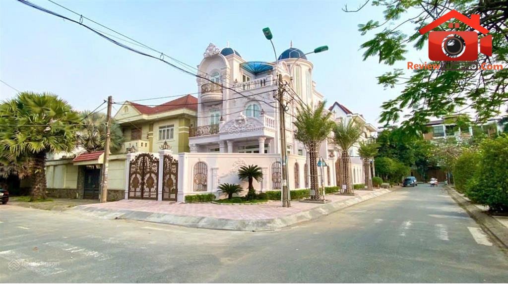 Lâu đài 270m2  căn góc view công viên khu ao sen aeon tên lửa thang máy + full nội thất 51 tỷ
-
Giá: 51 tỷ
270 m2
5
5