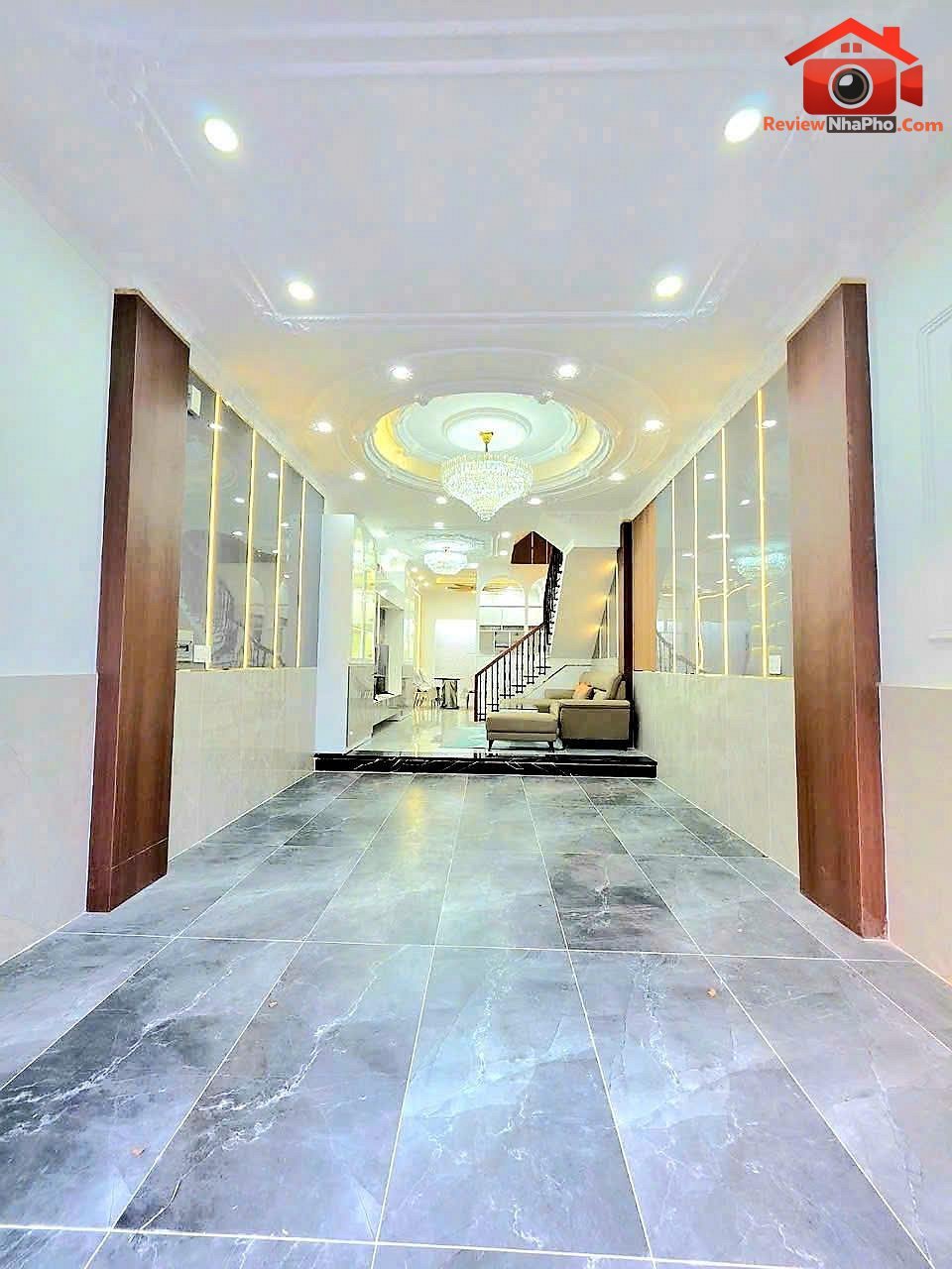 Nhà tân cổ điển, tặng nội thất cao cấp, xe hơi đậu… – Bán nhà trong ngõ, hẻm Huyện Nhà Bè – TP Hồ Chí Minh giá 7 – 10 tỷ