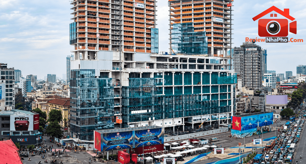 Tòa tháp đôi chọc trời 235m cao nhất thành phố giàu có của Việt Nam: Hình hài dần rõ nét, 2 năm nữa hoàn thiện - Ảnh 1.