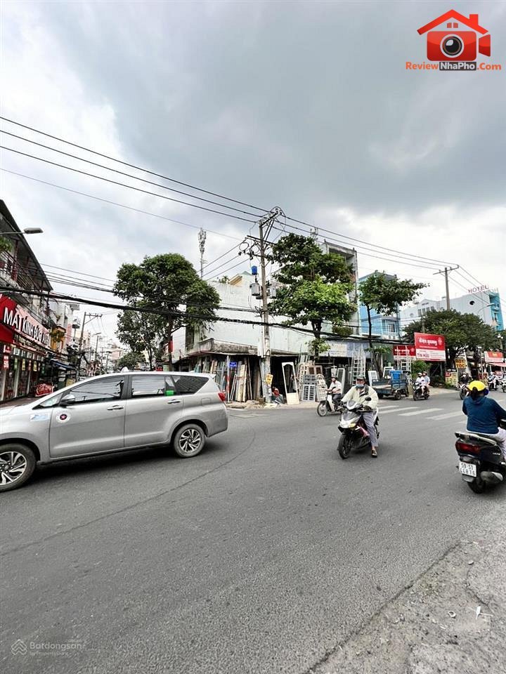 Review nhà phố MTKD đường Bình Long, Phú Thạnh