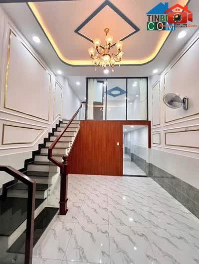 Review nhà phố Bình Tân, Hồ Chí Minh: Nhà đẹp giá 1.35 tỷ, diện tích 424m²
