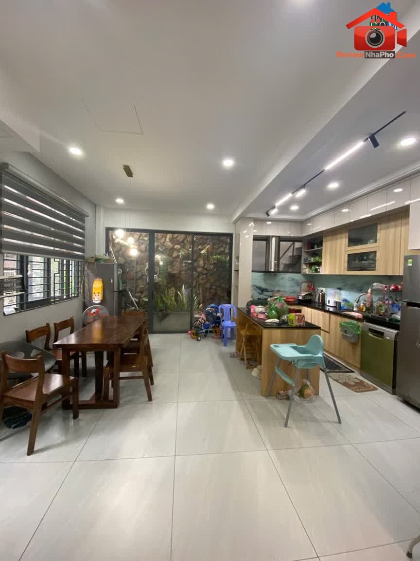 Review nhà phố Tân Quý quận Tân Phú Hồ Chí Minh giá 18.5 tỷ diện tích 109m²