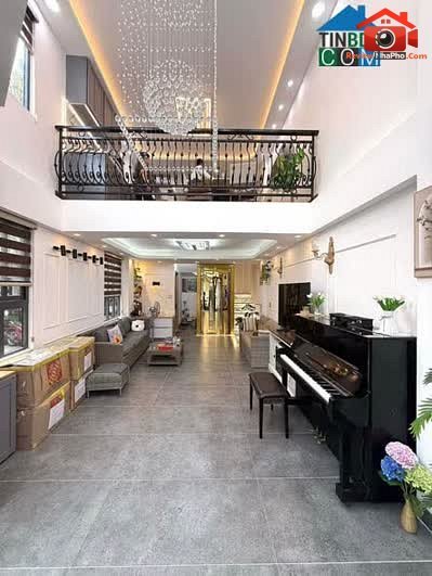 Review nhà phố Tân Bình, Hồ Chí Minh – Bán nhà mặt phố 105m² giá 13.5 tỷ