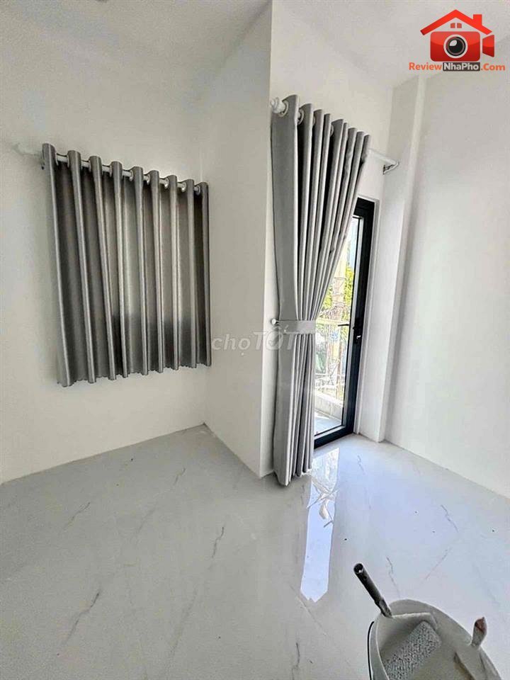Nhà phố 2 phòng ngủ hẻm xe hơi đường Âu Cơ Quận Tân Phú giá 2 tỷ