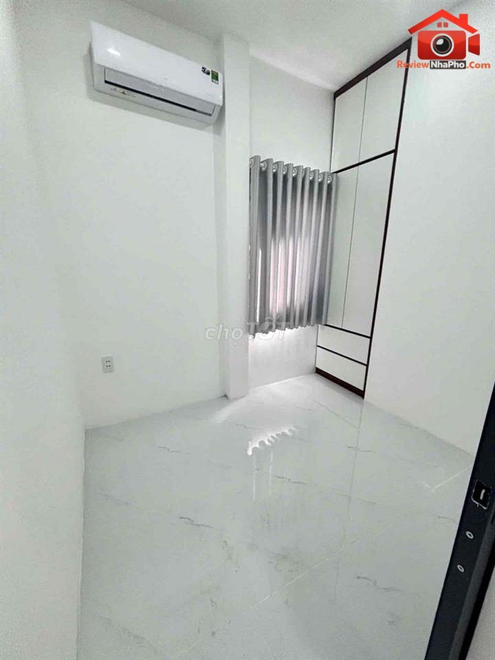 Nhà phố 2 phòng ngủ hẻm xe hơi đường Âu Cơ Quận Tân Phú giá 2 tỷ