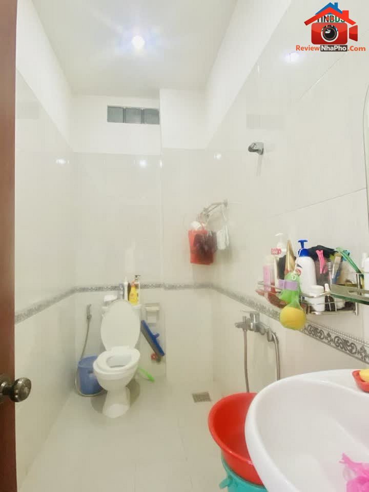 Nhà hẻm xe hơi 4 tầng, 4 phòng ngủ giá 8.6 tỷ tại Tân Phú, Hồ Chí Minh