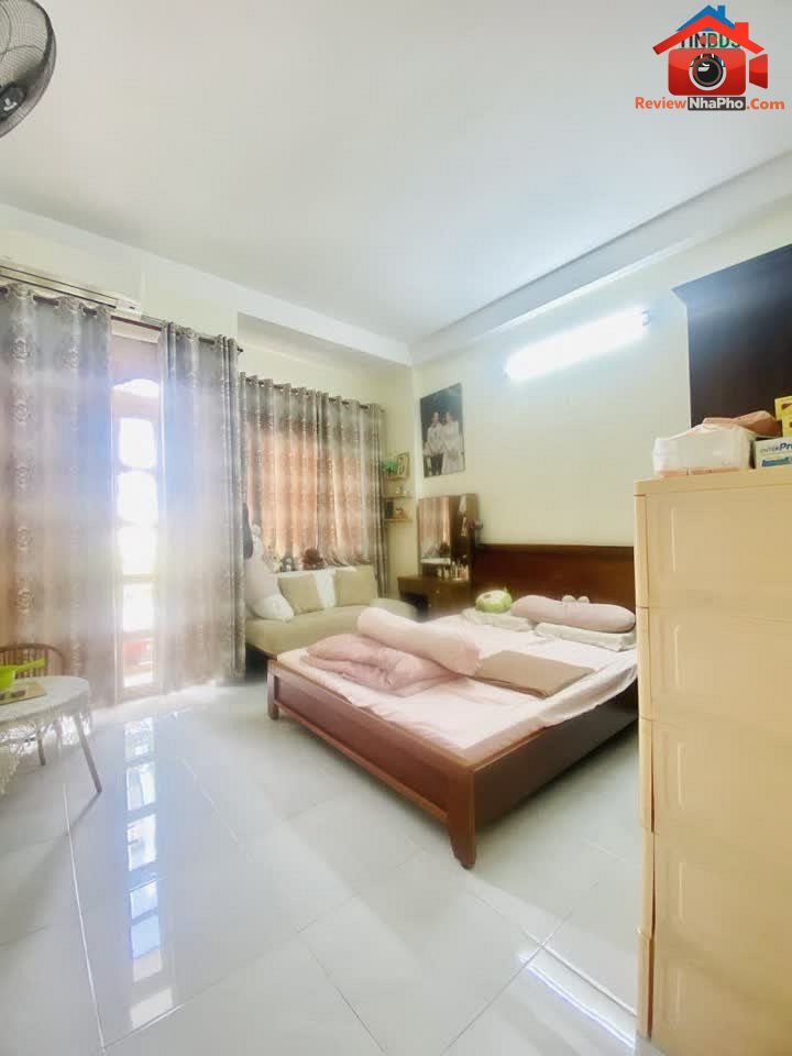 Nhà hẻm xe hơi 4 tầng, 4 phòng ngủ giá 8.6 tỷ tại Tân Phú, Hồ Chí Minh