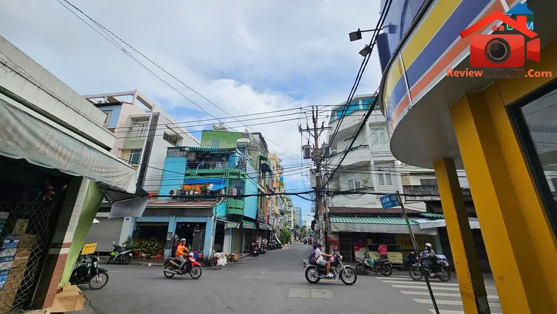 Bán nhà mặt phố Bàu Cát 132m² Tân Bình Hồ Chí Minh giá chỉ 18 tỷ
