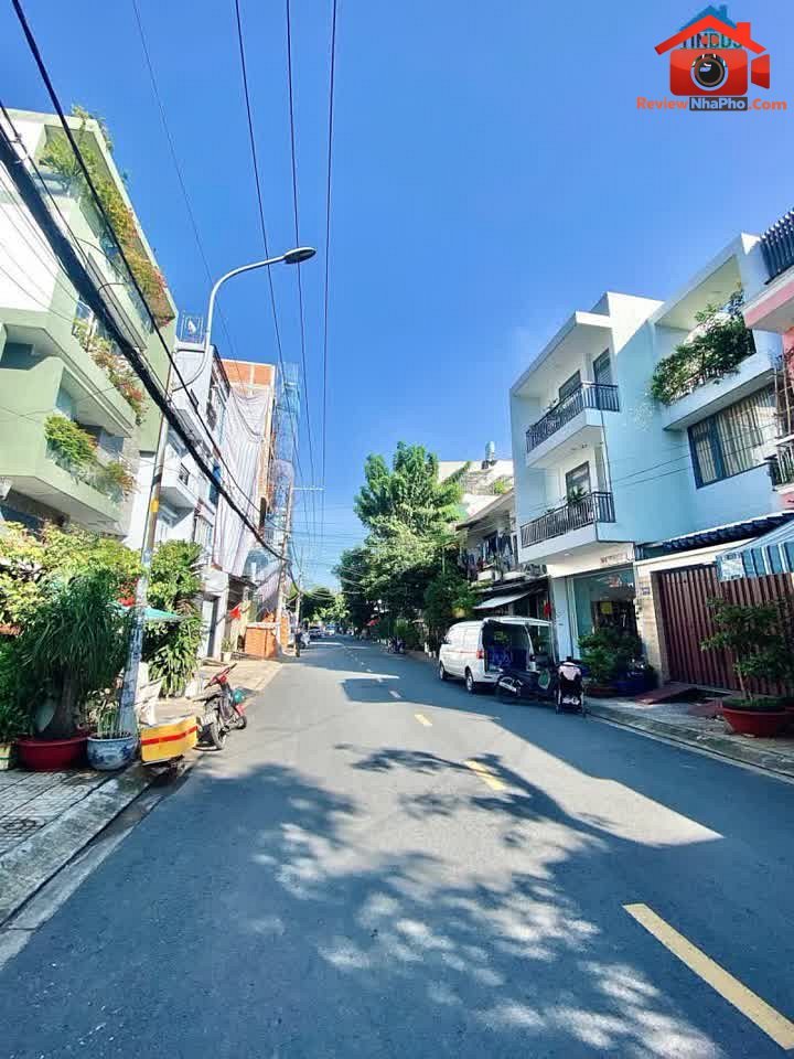 Review nhà phố Tân Phú Hồ Chí Minh lô góc 2 mặt tiền giá 10.5 tỷ