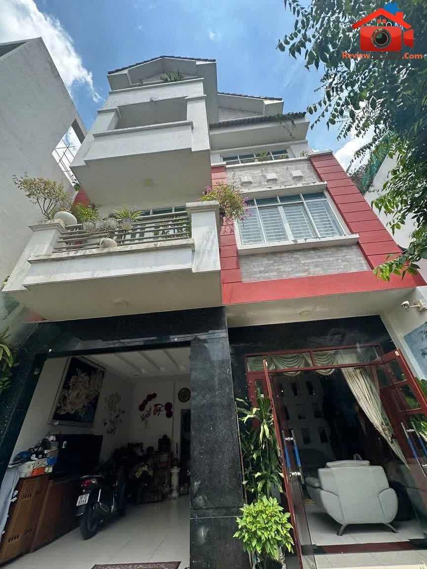 Review nhà phố Tân Phú Hồ Chí Minh với thiết kế biệt thự châu Âu