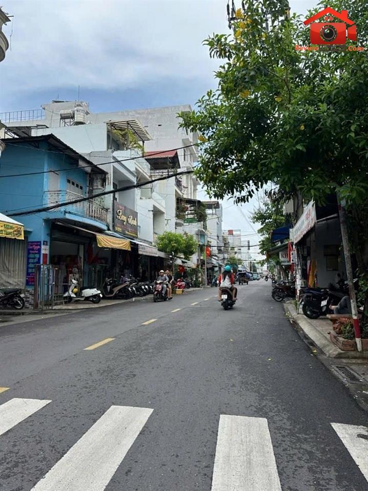 Review nhà phố mặt tiền Lê Văn Phan, Phú Thọ Hòa giá 15.5 tỷ