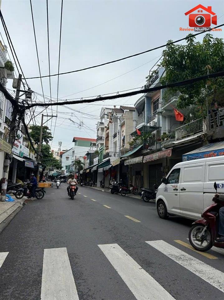 Review nhà phố mặt tiền Lê Văn Phan, Phú Thọ Hòa giá 15.5 tỷ