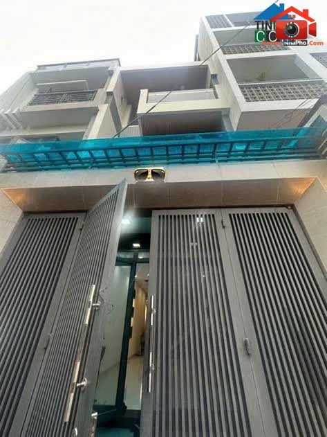 Review nhà phố Tân Phú – Hồ Chí Minh: nhà 3 tầng giáp mặt tiền hẻm xe tải né