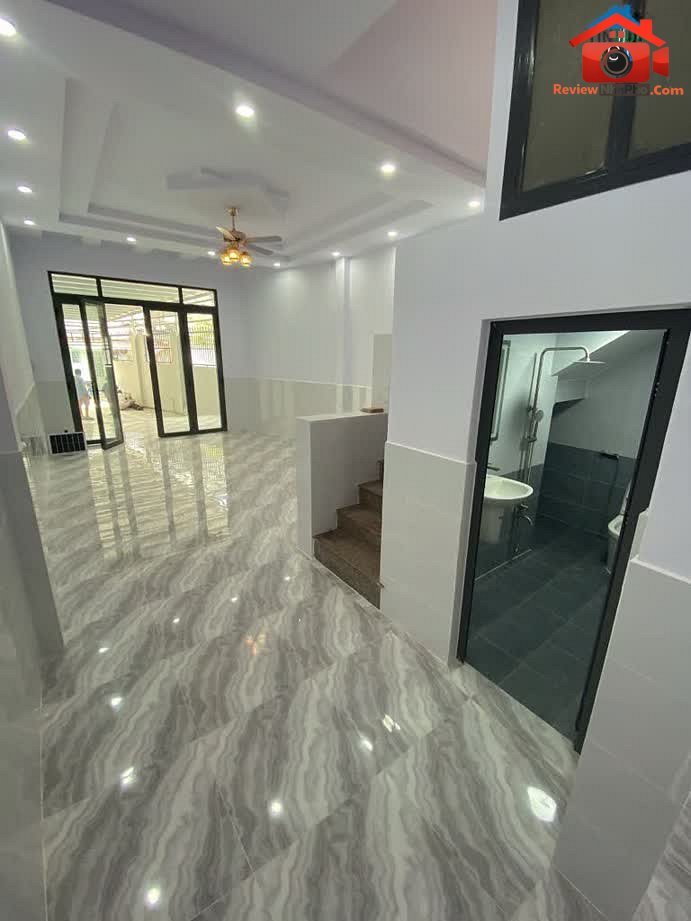 Review nhà phố Bình Tân 115m² giá 6.1 tỷ với thiết kế hiện đại