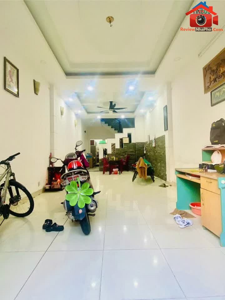 Review nhà phố quận Tân Phú, Hồ Chí Minh – Bán nhà 3 tầng giá 8.8 tỷ