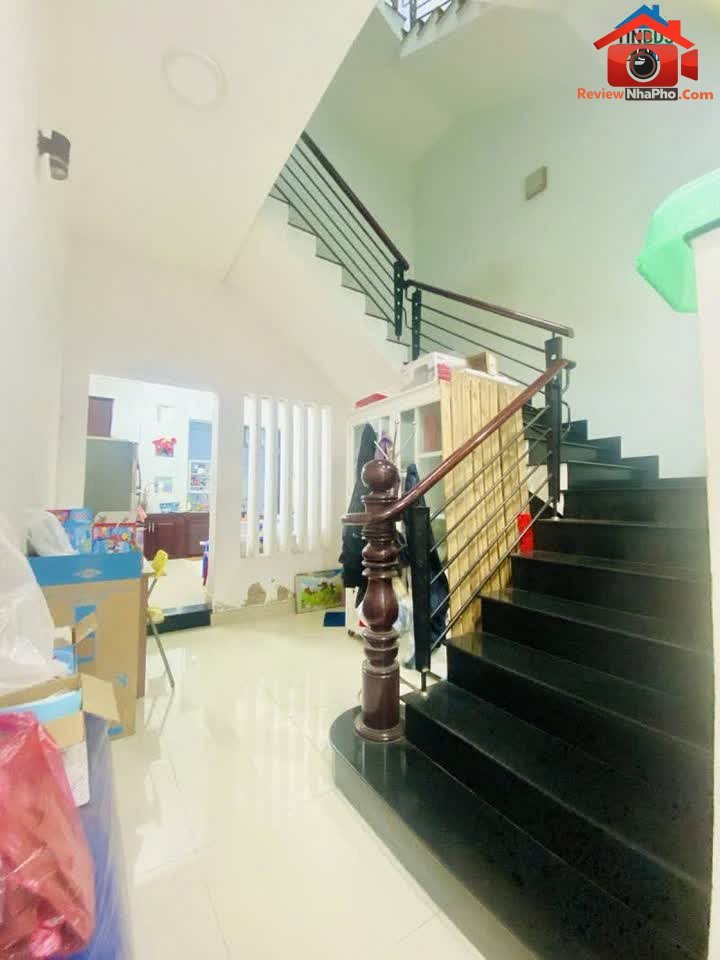 Review nhà phố quận Tân Phú, Hồ Chí Minh – Bán nhà 3 tầng giá 8.8 tỷ