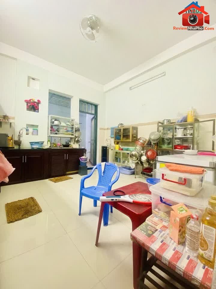 Review nhà phố quận Tân Phú, Hồ Chí Minh – Bán nhà 3 tầng giá 8.8 tỷ