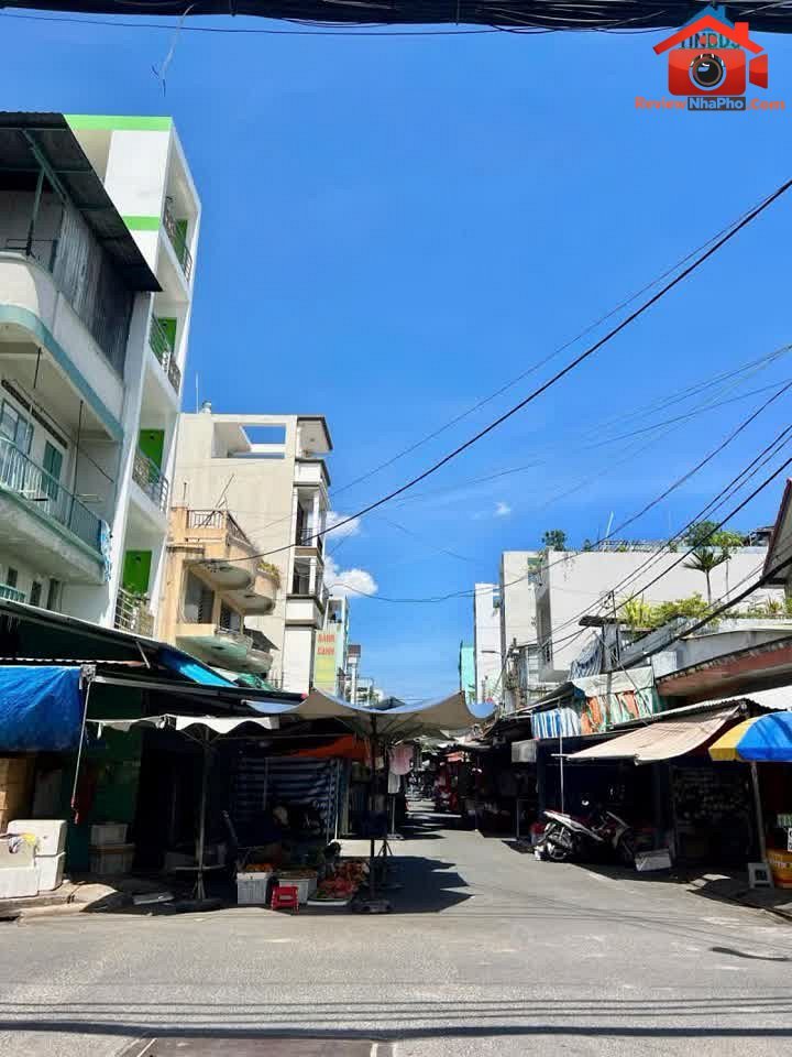 Review nhà phố Tân Phú Hồ Chí Minh 90m² giá 11.9 tỷ