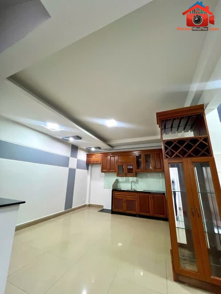Review nhà phố Tân Phú Hồ Chí Minh 90m² giá 11.9 tỷ