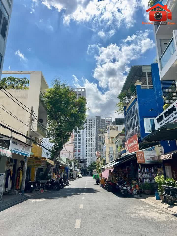 Review nhà phố Tân Phú Hồ Chí Minh 90m² giá 11.9 tỷ
