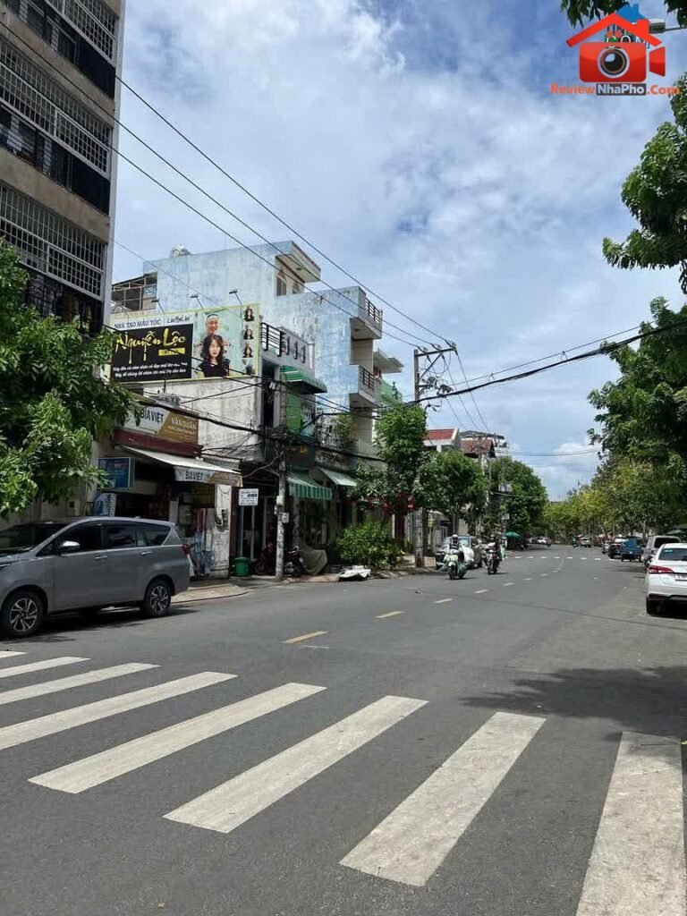 Bán nhà mặt phố Tân Bình 8 phòng ngủ, sổ hồng chính chủ, giá 17.8 tỷ