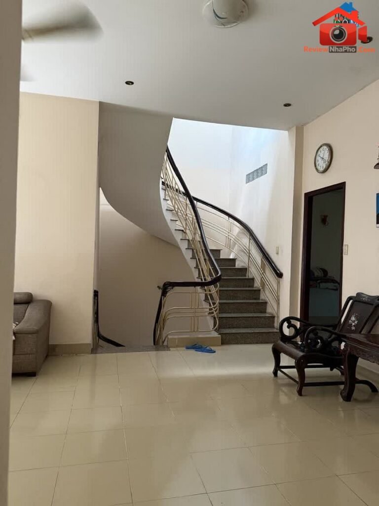 Review nhà phố Tân Bình, Hồ Chí Minh – Bán nhà riêng 3 tầng, giá 7.9 tỷ