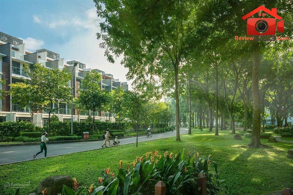 Review nhà phố The Glen Celadon City quận Tân Phú TP.HCM giá 22.24 tỷ diện tích 367m2