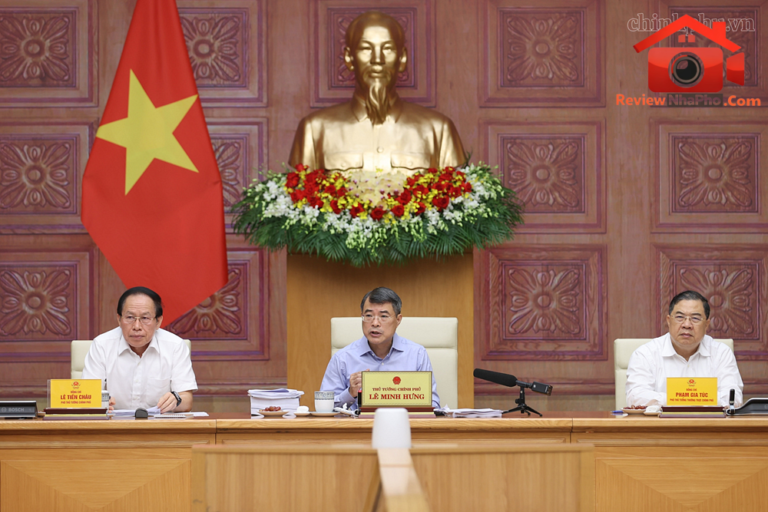 Thủ tướng yêu cầu ý kiến về luật đất đai, nhà ở, bất động sản