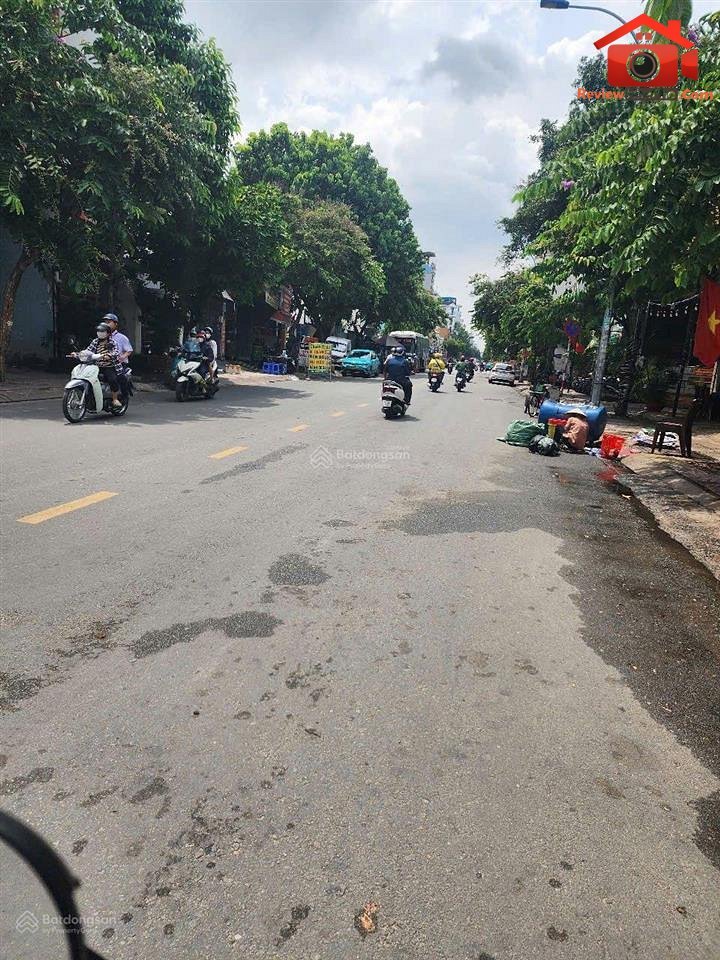 Review nhà phố Tân Phú TP.HCM mặt tiền đường Độc L… – Bán nhà mặt phố Quận Tân Phú – TP Hồ Chí Minh giá Thỏa thuận