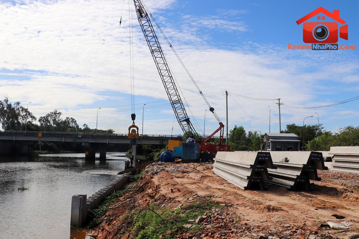 Đà Nẵng: Vướng mặt bằng, dự án kè sông Tam Kỳ thi công cầm chừng- Ảnh 2.