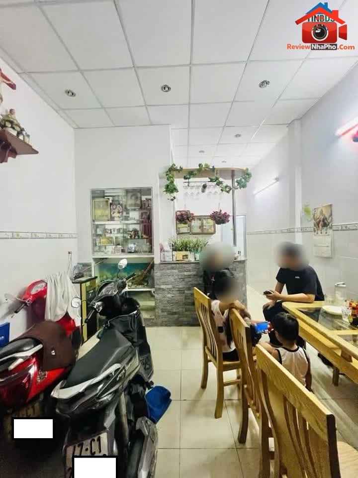 Review nhà phố TP.HCM – Bán nhà 50m² hẻm xe hơi Đường Lê Sát, Quận Tân Phú