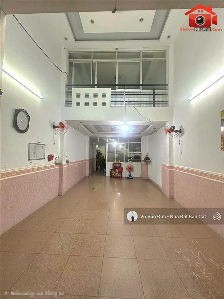 Review nhà phố mặt tiền đường Lê Sao, Quận Tân Phú, TP.HCM
