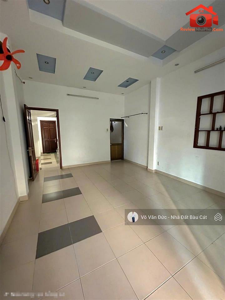Review nhà phố mặt tiền đường Lê Sao, Quận Tân Phú, TP.HCM
