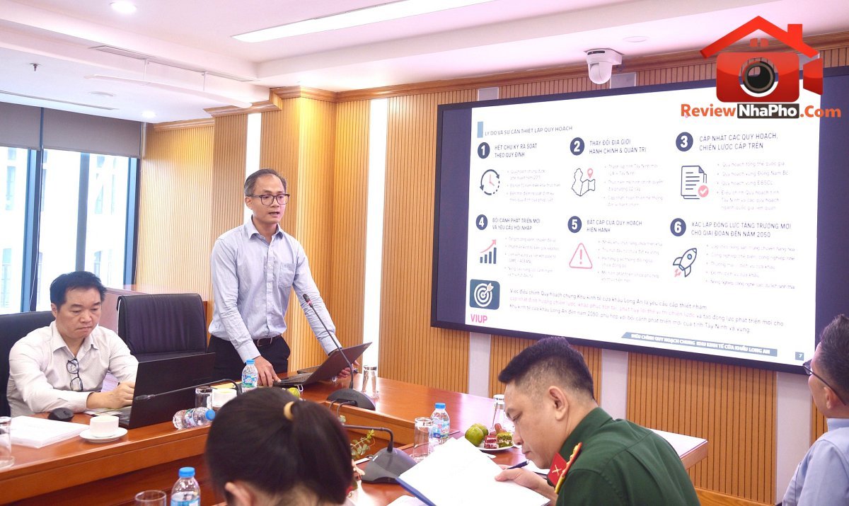 Thứ trưởng Nguyễn Tường Văn yêu cầu tháo điểm nghẽn giao thông cho khu kinh tế Long An- Ảnh 2.