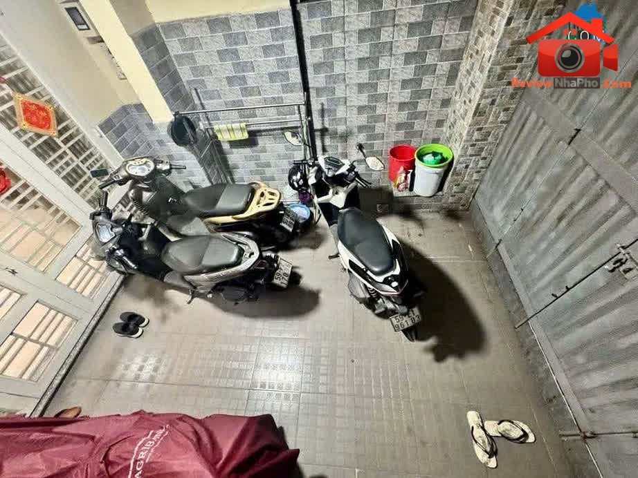 Review nhà phố Quận Tân Bình TP.HCM, 2 tầng, 85m², hẻm xe hơi