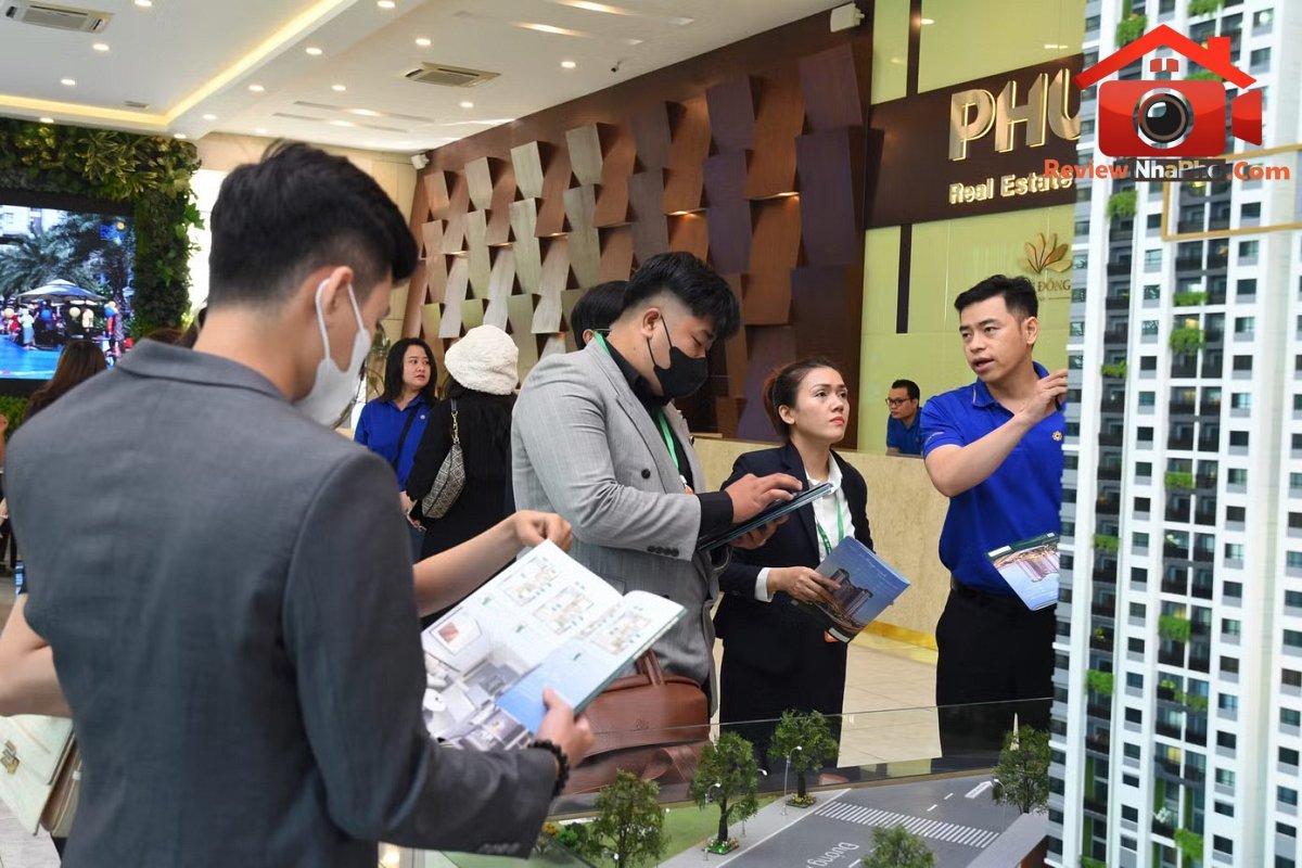 Hiện nay, lãi suất ưu đãi cho người mua nhà ở xã hội đã giảm từ 6,6% xuống 5,4%/năm. Ảnh: Phú Đông Group. Vốn đắt, doanh nghiệp bất động sản khó tiếp cận gói tín dụng 145.000 tỷ - Ảnh 1.